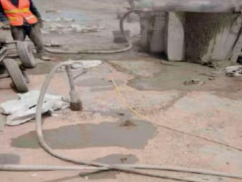 建水水泥混凝土路面板底注浆技术 路面脱空注浆整治方案